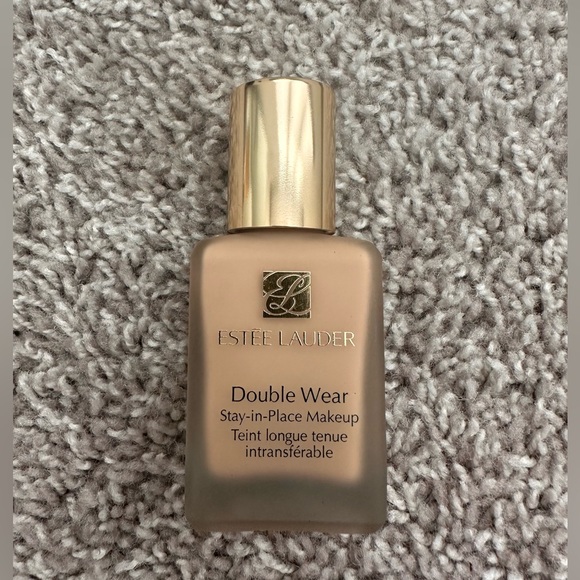 Estée Lauder Double Wear Foundation - Picture 4 of 6